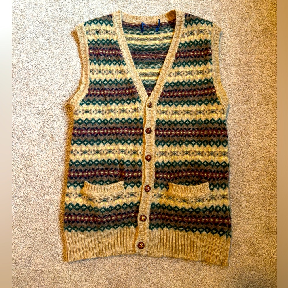 (Sold) Wool fairisle patterned cardigan vest